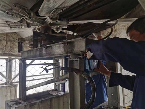 <a href=http://www.hbjgc.com/peijian/fan/ target=_blank class=infotextkey>冷卻塔風(fēng)機(jī)</a>噪聲控制方法